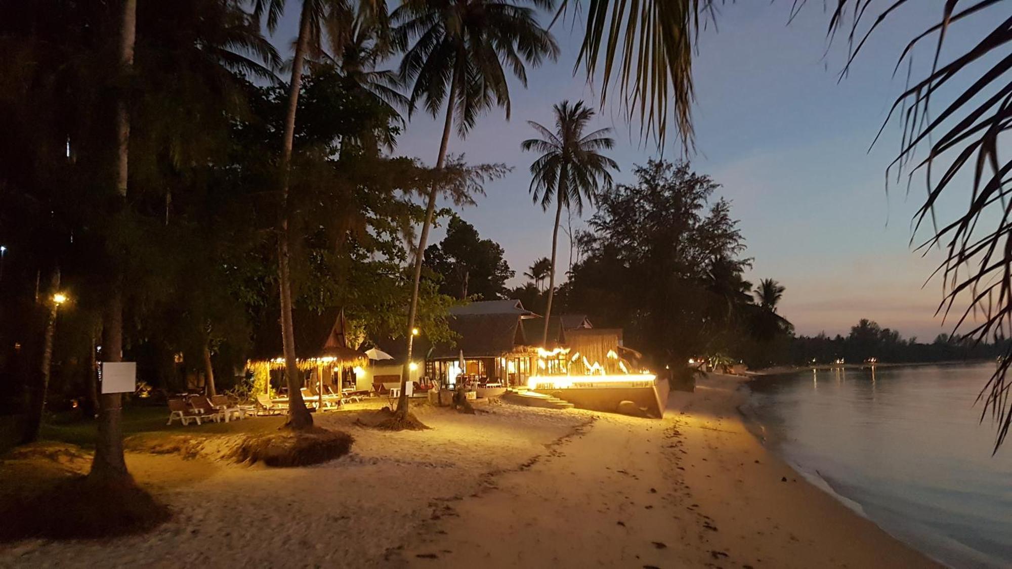 Lipa Lodge Beach Resort Lipa Noi Esterno foto