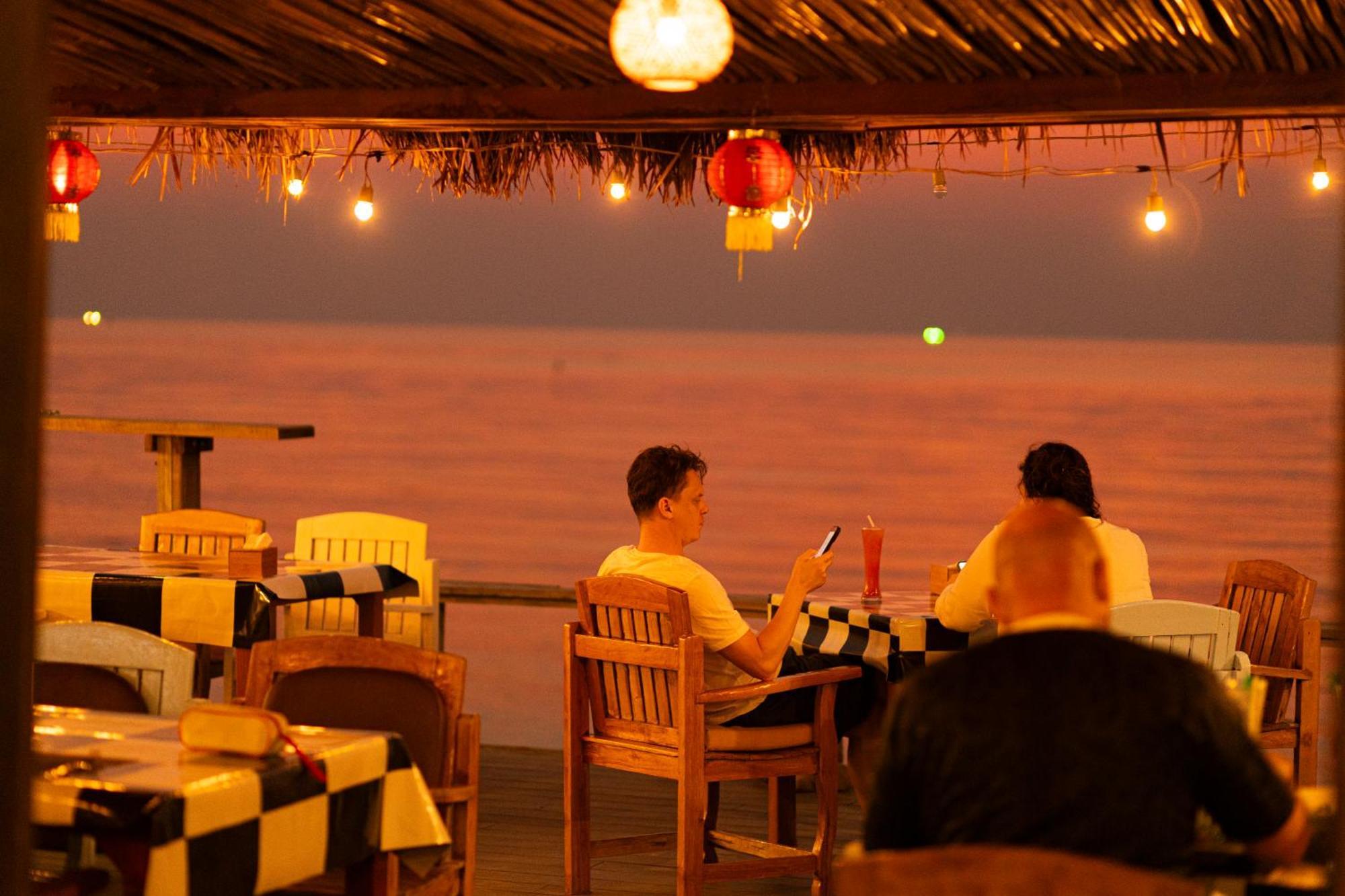 Lipa Lodge Beach Resort Lipa Noi Esterno foto