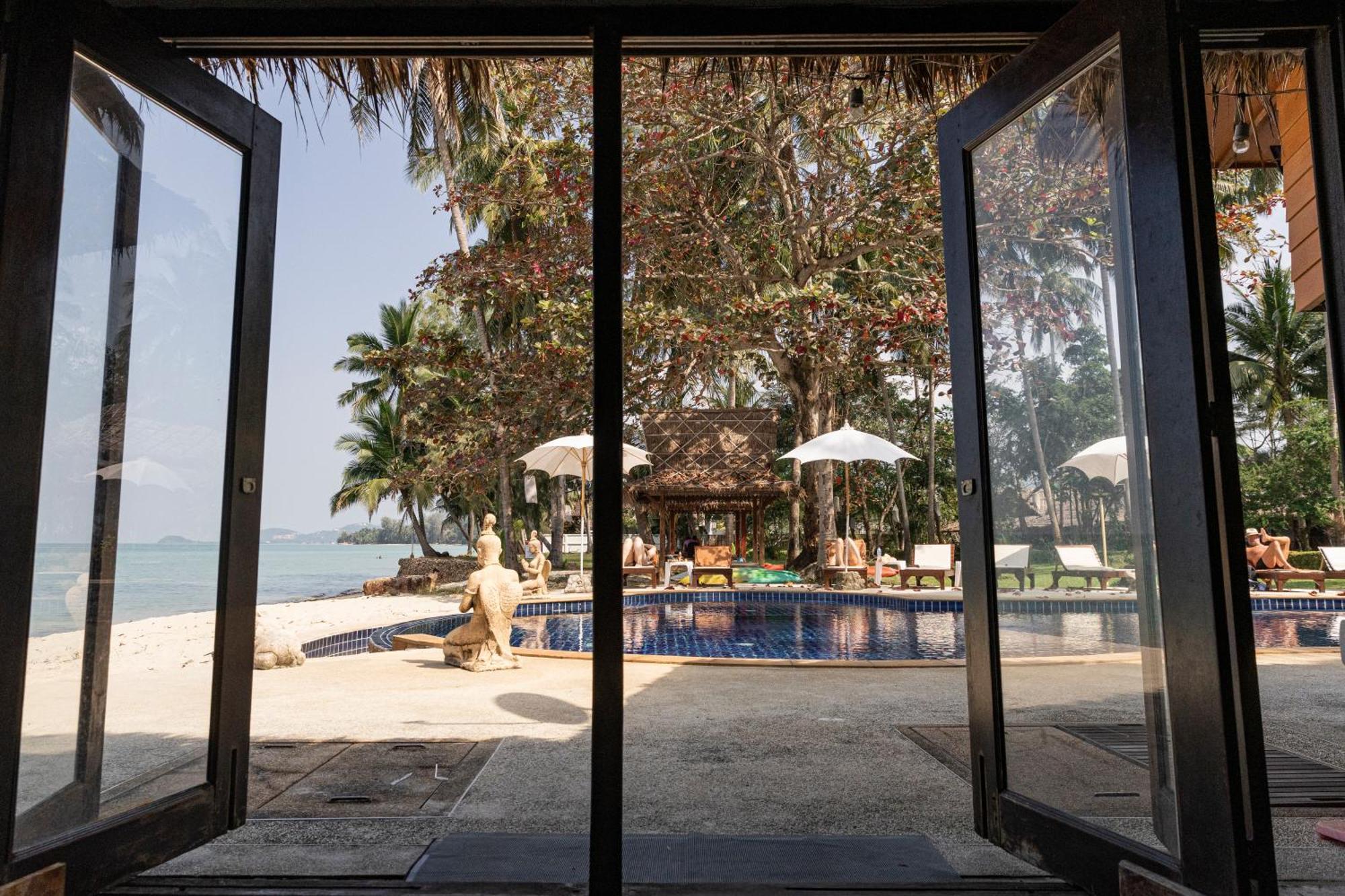 Lipa Lodge Beach Resort Lipa Noi Esterno foto