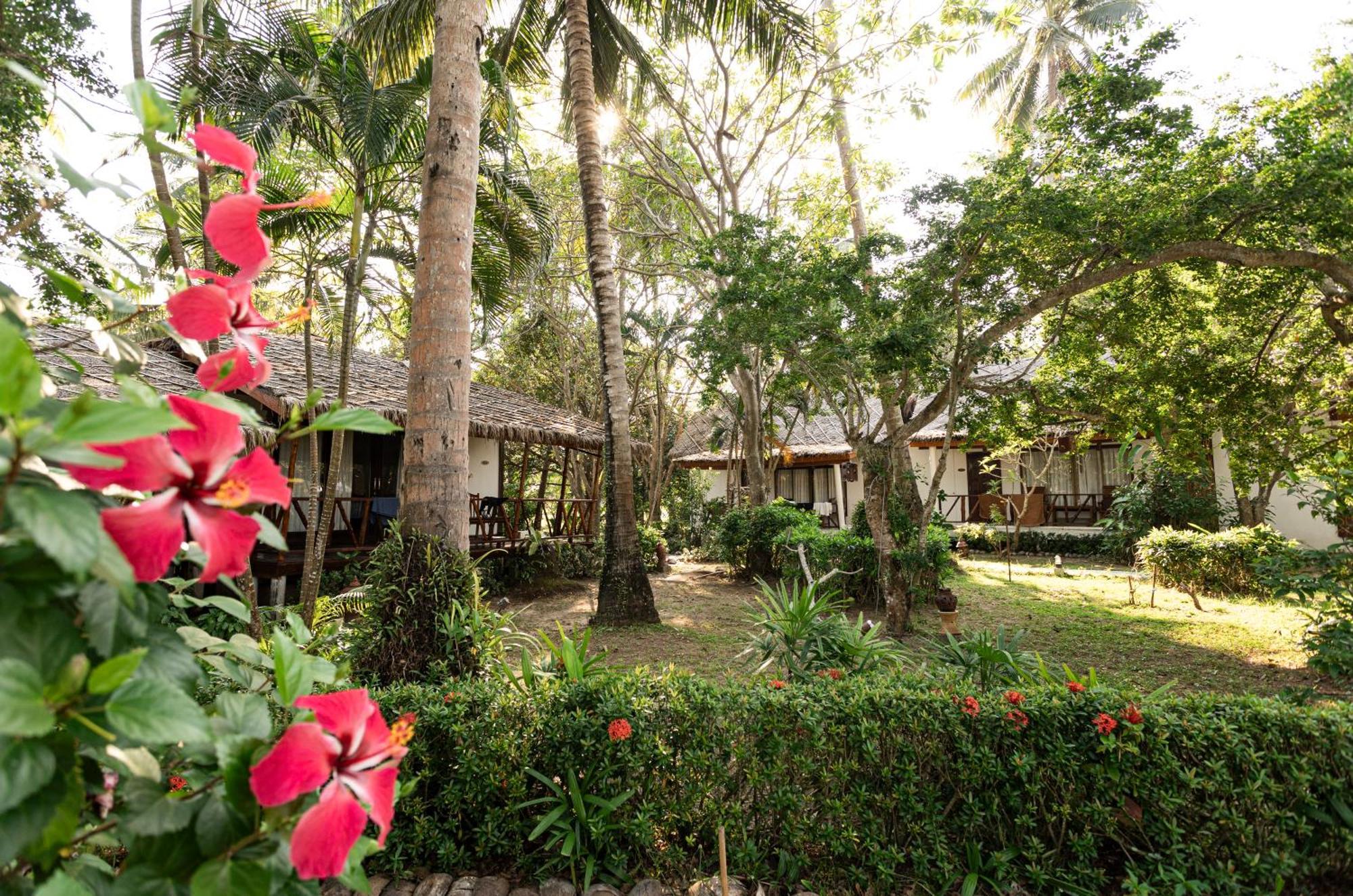 Lipa Lodge Beach Resort Lipa Noi Esterno foto