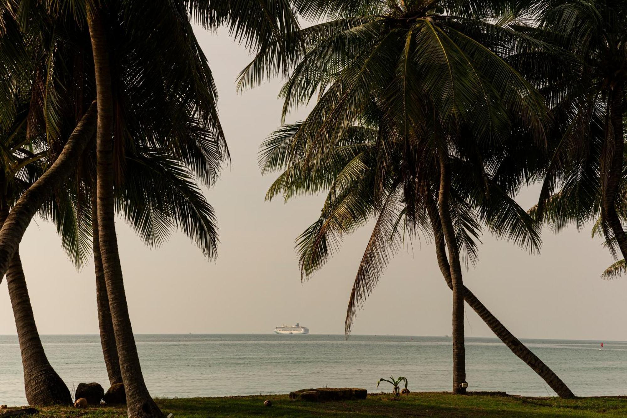 Lipa Lodge Beach Resort Lipa Noi Esterno foto