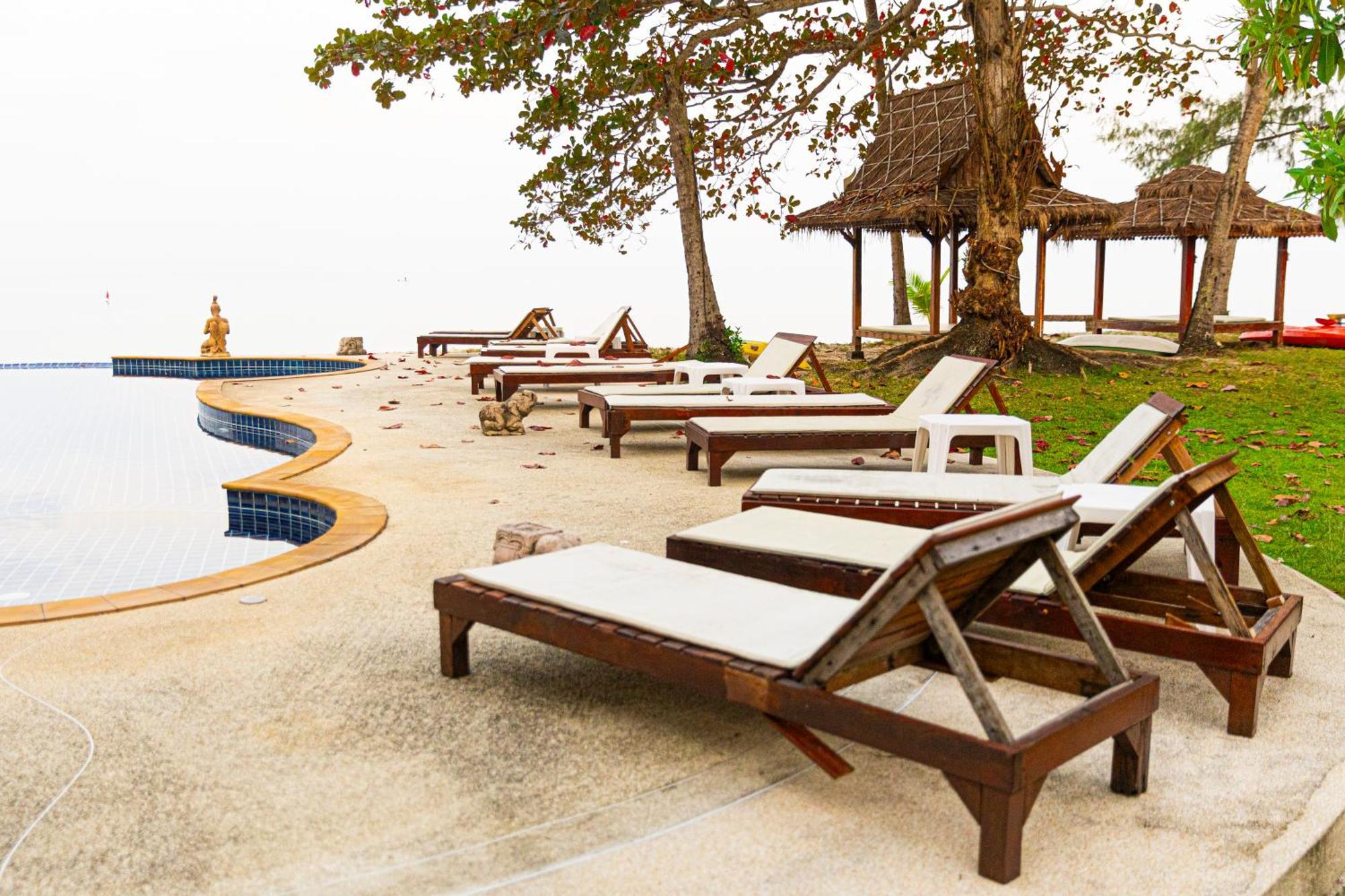 Lipa Lodge Beach Resort Lipa Noi Esterno foto