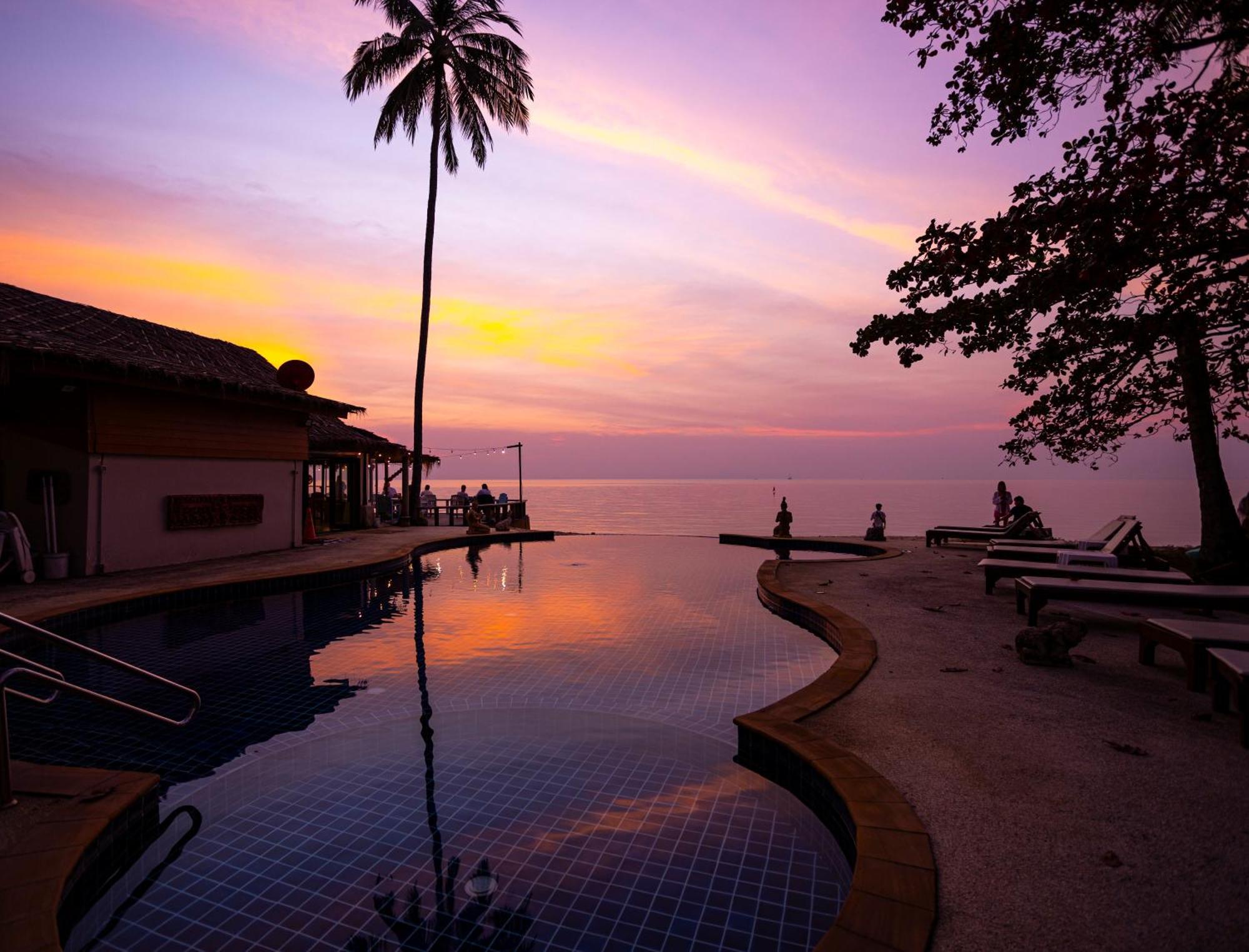 Lipa Lodge Beach Resort Lipa Noi Esterno foto